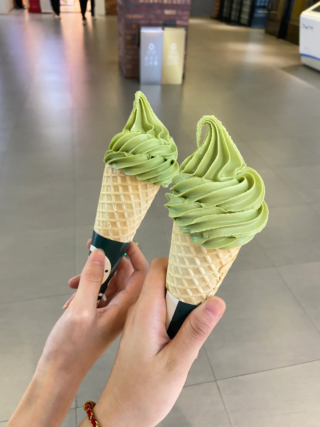 恐龙传奇聊奶茶店：卖冰淇淋有啥好处？